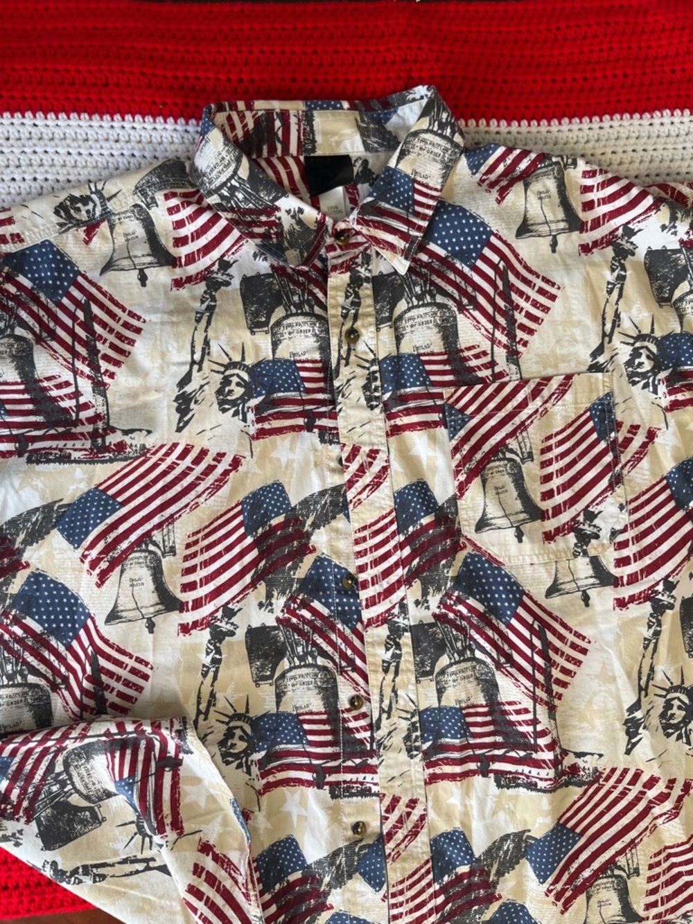 Patriotic 🇺🇸 American Flag Liberty Print Button-Up Red Blue White 100% Cotton